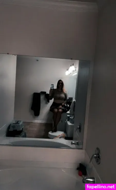 Queenhails22 OnlyFans Thumbnail #MYOgkSdW2t