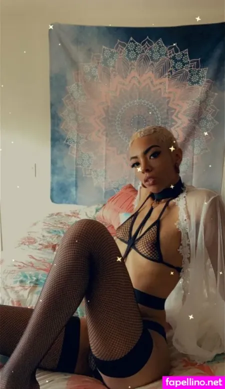 Queenie Free OnlyFans Thumbnail #VZWXREhb5p