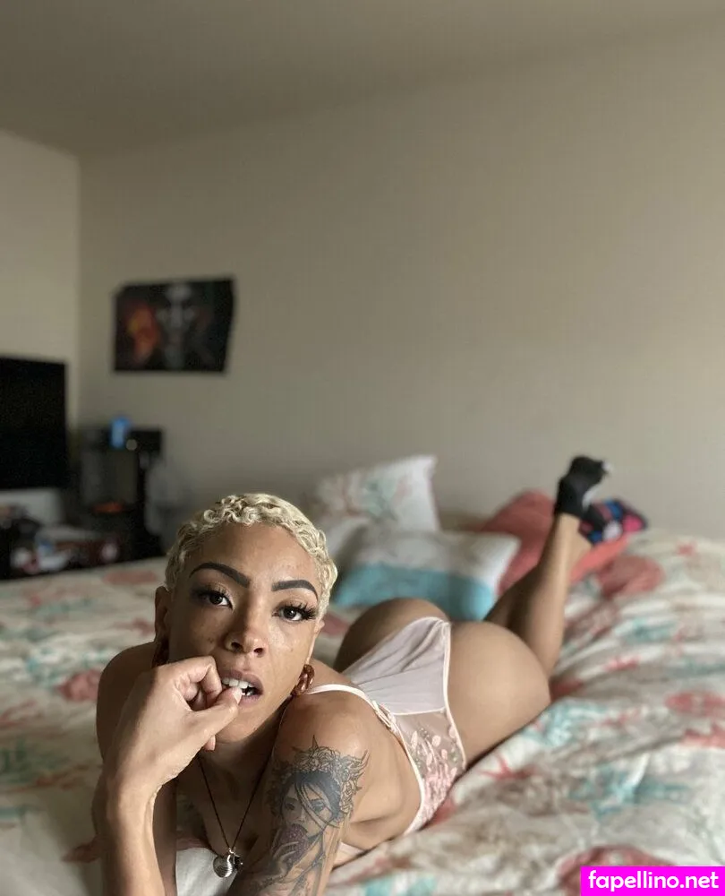 queenie_free, queenie_wyk Nude Leaked OnlyFans Photo #XR8f7Nd4O2