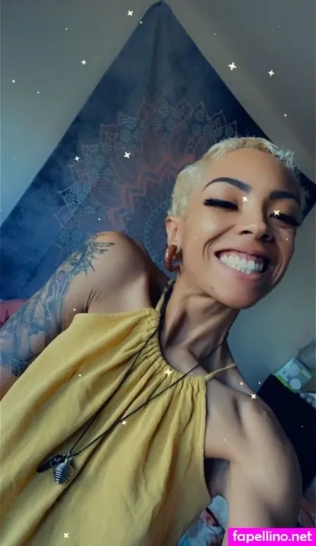 Queenie Free OnlyFans Thumbnail #fpwGdhOocp