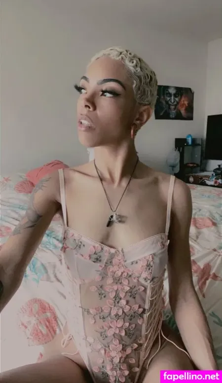 Queenie Free OnlyFans Thumbnail #nVlsOYAznL