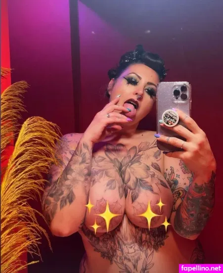 Queenie Von Curves OnlyFans Thumbnail #0BpP05tRon