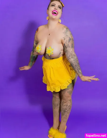 Queenie Von Curves OnlyFans Thumbnail #SGHgbGF8Fl