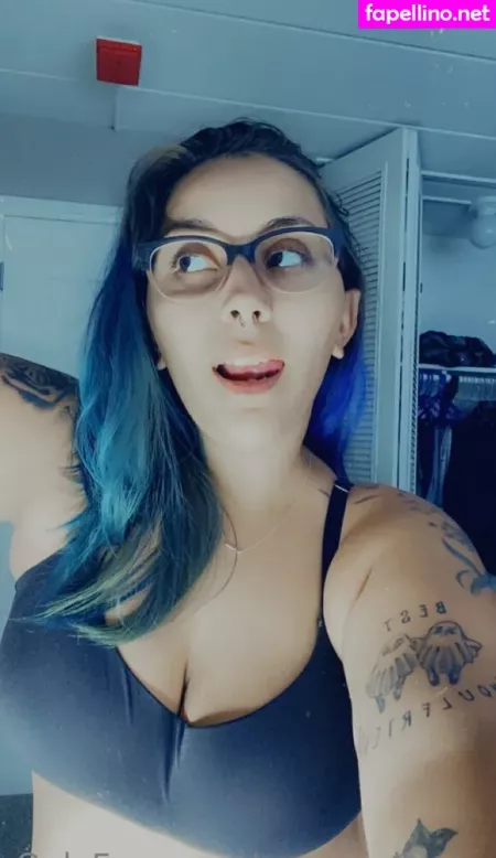 Queenjuliaoxx OnlyFans Thumbnail #70MggM5O8q