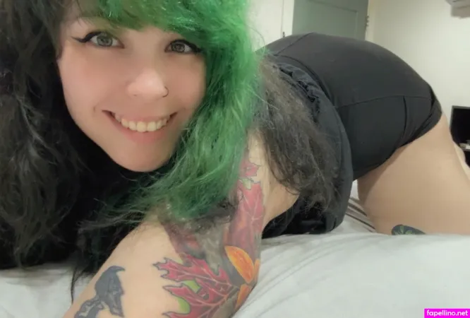 Queenkryptid OnlyFans Thumbnail #QKF7lrz7GF