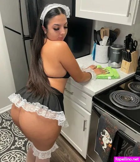 Queenn Elainee OnlyFans Thumbnail #K8CloO1bw5