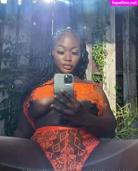 Queenncubanxxx OnlyFans Thumbnail #9lqpTtIHER