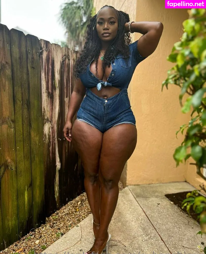 queenn_xv, queenncubanxxx Nude Leaked OnlyFans Photo #AXfL3BNt2h