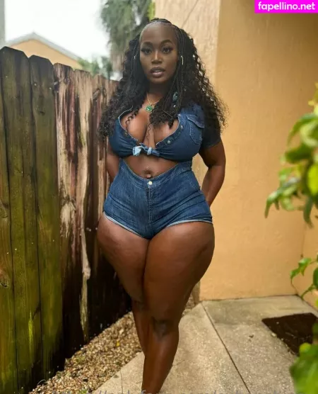 Queenncubanxxx OnlyFans Thumbnail #HTr9j3xIjS