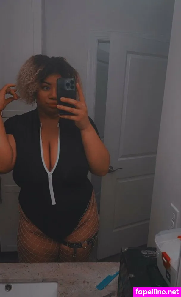 queennovahoneyfree, queennoveen Nude Leaked OnlyFans Photo #0prkXRnxRH