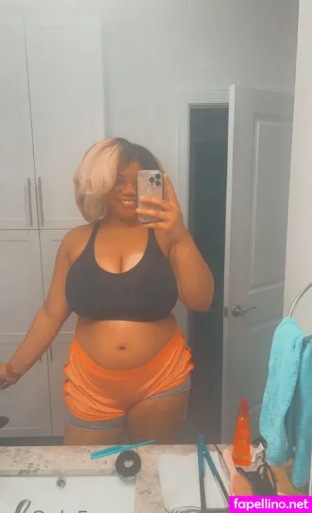 Queennovahoneyfree OnlyFans Thumbnail #rVV9iFxhg4