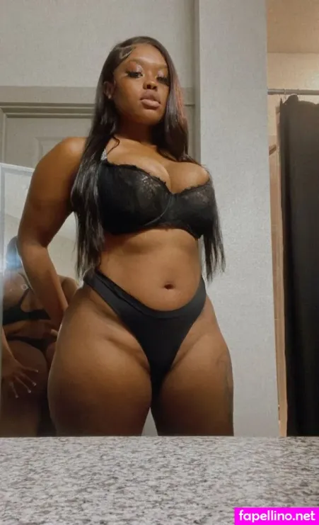 Queennstarr OnlyFans Thumbnail #FLMN8UsMRb