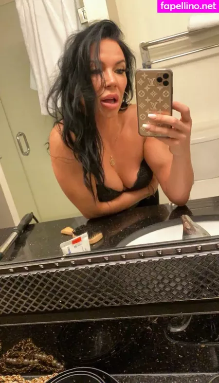 Queenofthedollhouse OnlyFans Thumbnail #jMoh6dFu6R