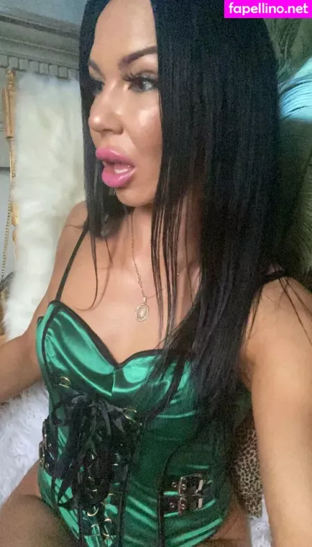 Queenofthedollhouse OnlyFans Thumbnail #jehVDlqUHL