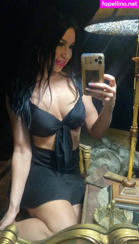 Queenofthedollhouse OnlyFans Thumbnail #yVyBnBWZDb