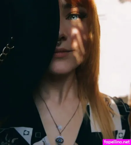 Queenofuntenrum OnlyFans Thumbnail #mLGUMIbAVQ