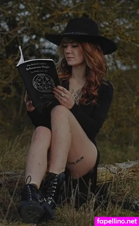 Queenofuntenrum OnlyFans Thumbnail #zpp6xiZJNM