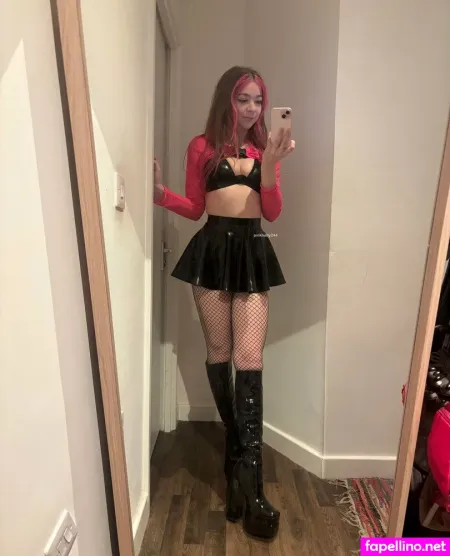 Queenpinkyy OnlyFans Thumbnail #Nuk0MtNHH7