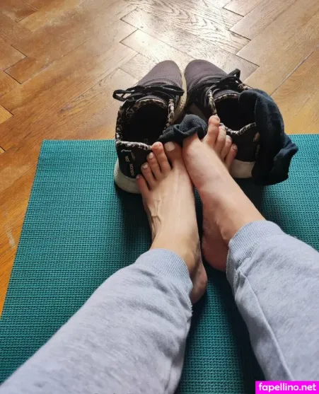 Queenpixiefeet OnlyFans Thumbnail #Ka9oPpMYCp