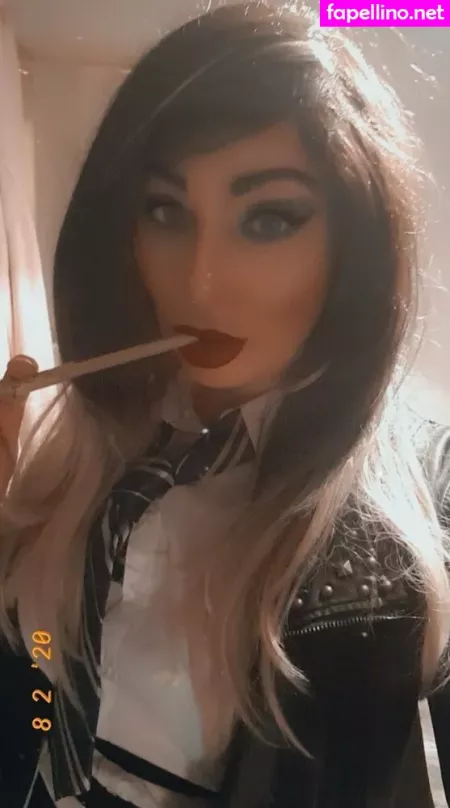 Queenrainifree OnlyFans Thumbnail #goiuI3X58o