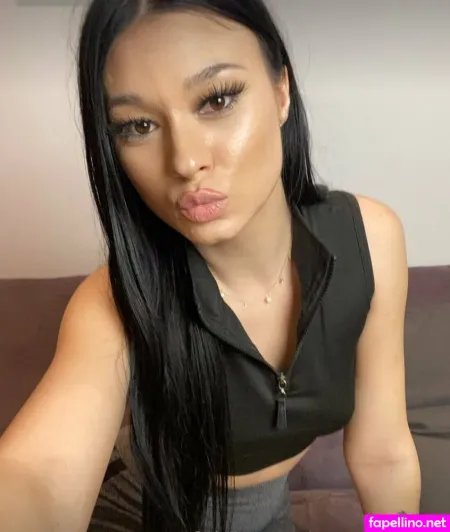 Queenscarletttt OnlyFans Thumbnail #lU6c9Cw2DL