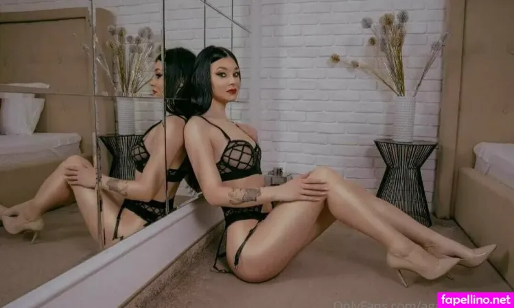 Queenscarletttt OnlyFans Thumbnail #uqivFJz8gB