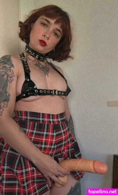 Queenscorpiaa OnlyFans Thumbnail #G3lElHoKIN