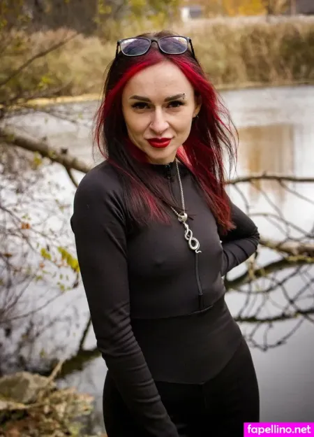 Queenvalhalla Main Profile Photo