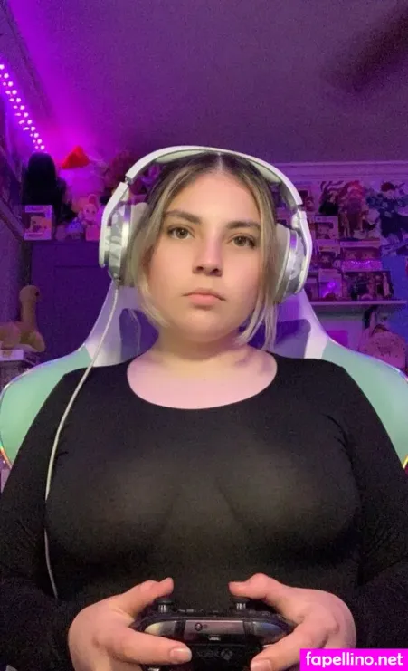 Queenweeb00 OnlyFans Thumbnail #JknypSPRRP