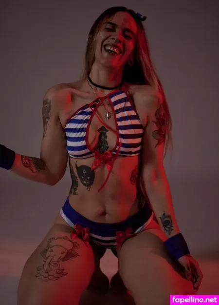 Queenweed 420 OnlyFans Thumbnail #3E8JH3b61u