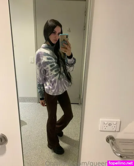 Queenwookiee OnlyFans Thumbnail #MzJmbk6O03