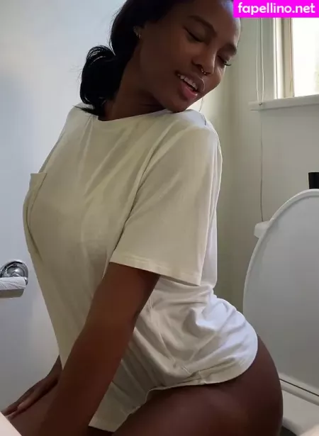 Quenlin Blackwell OnlyFans Thumbnail #EgRGSqDDWZ