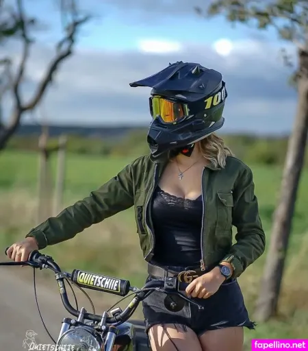 Quietschiie Main Profile Photo