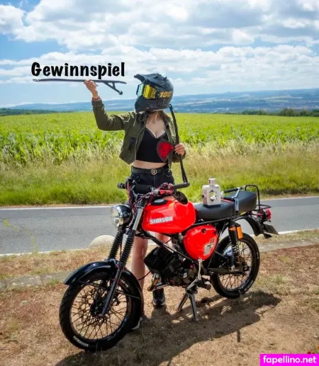 Quietschiie OnlyFans Thumbnail #oBvsAU5pH8