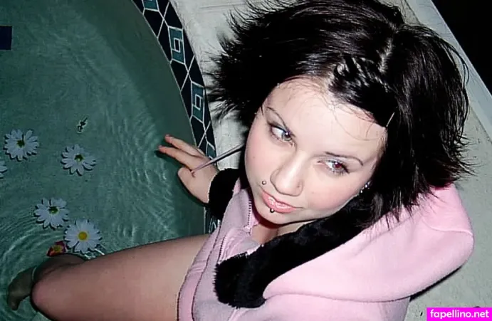 Quinne OnlyFans Thumbnail #IfXDEMjAE6