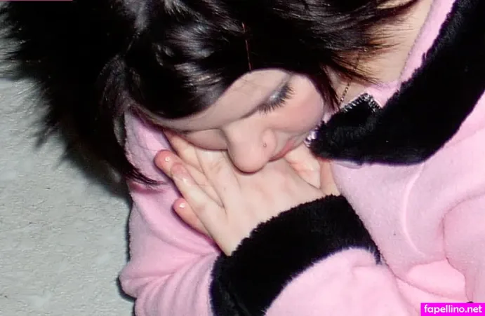 Quinne OnlyFans Thumbnail #PZfjEZ8F7m