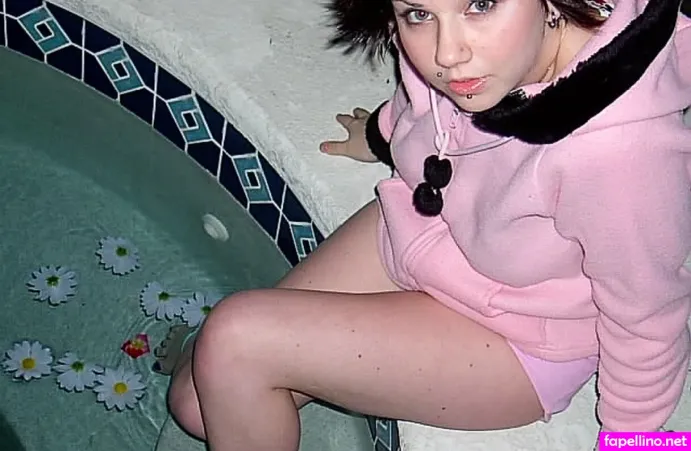 Quinne OnlyFans Thumbnail #g5sQN59IiI