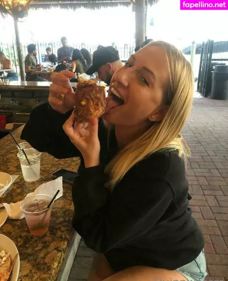 Quinnwaters OnlyFans Thumbnail #u7DEliORwB