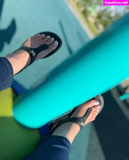 Qweeniesw0rld OnlyFans Thumbnail #LBRZx0upAl