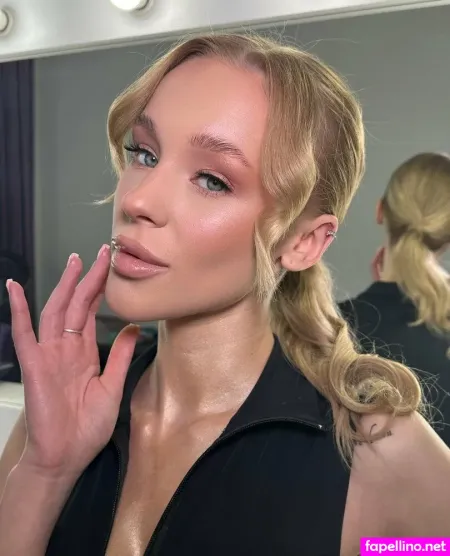 Qwenwenderful OnlyFans Thumbnail #tZasf2wWR3