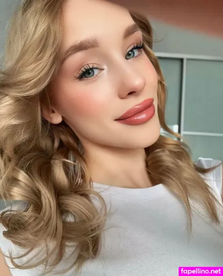 Qwenwenderful OnlyFans Thumbnail #ufVhc5AdZ8