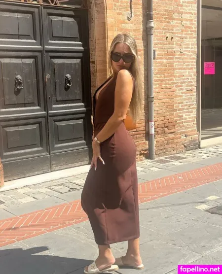 R Apunzellll OnlyFans Thumbnail #q5m4SS5tPS