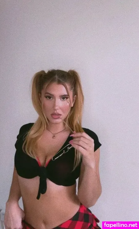 R Elaine OnlyFans Thumbnail #k8zc4fhJ7J