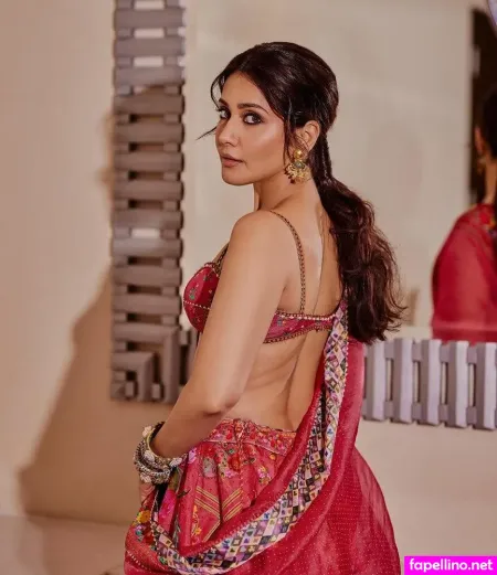 Raashii Khanna OnlyFans Thumbnail #0bXLhz3xql