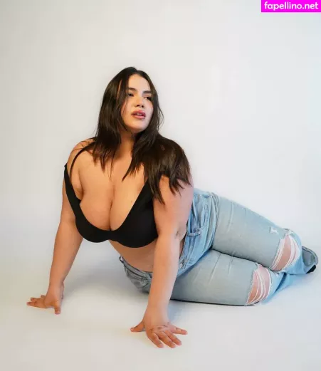 Rachel Anastacia OnlyFans Thumbnail #rNaXnkedr8