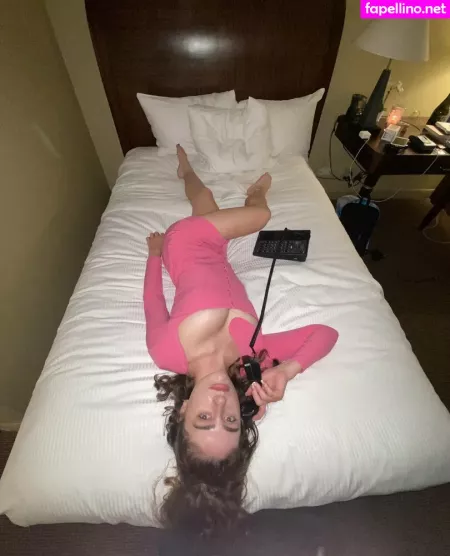 Rachel Anne Sennott OnlyFans Thumbnail #9G33W7sh9T