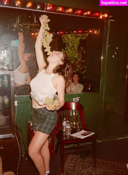 Rachel Anne Sennott OnlyFans Thumbnail #fFQtadsSJ9