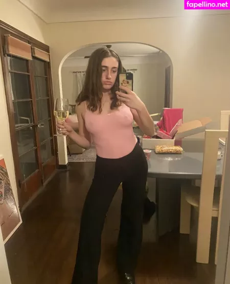 Rachel Anne Sennott OnlyFans Thumbnail #fFlEgApibk