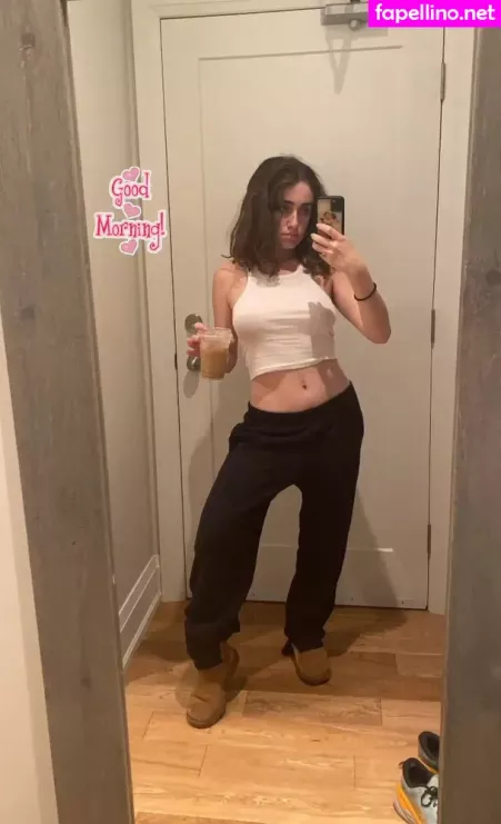 Rachel Anne Sennott OnlyFans Thumbnail #hAukJdK7Dy