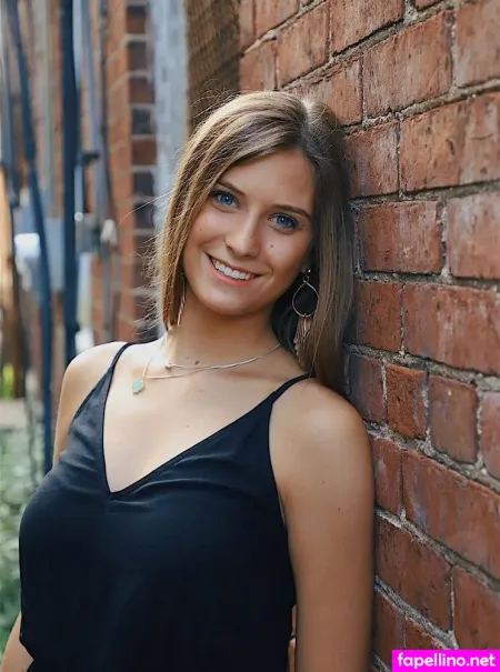 Rachel Barnett OnlyFans Thumbnail #6iLXUfee8a